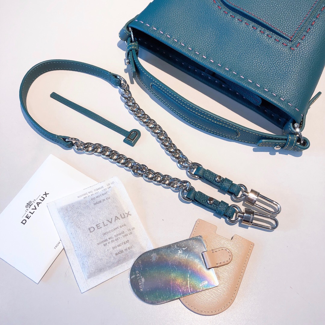 델보 팽 미니 버킷 크로스백